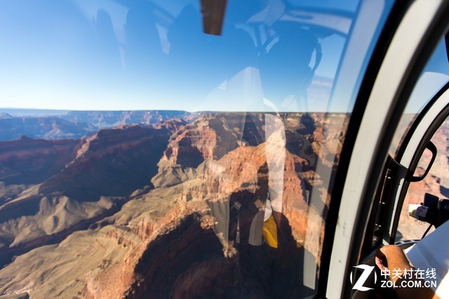 丢掉无人机！教你如何在飞机上拍风光 