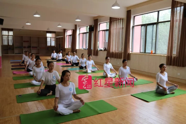 首个中国瑜伽学院开招研究生,两天300余人咨询报名