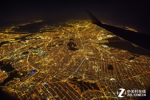 丢掉无人机！教你如何在飞机上拍风光 