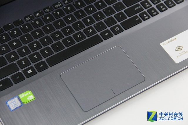 i7+4G独显却不是游戏本 华硕FL8000U评测 