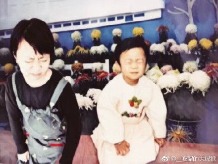 国外小哥PS将现在的自己送进儿时照片 网友纷纷效仿