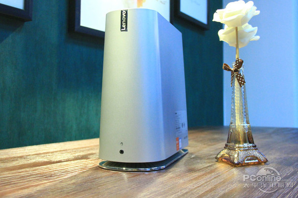 银色金属机身质感十足