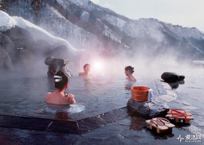 hot-springs-hokkaido-r