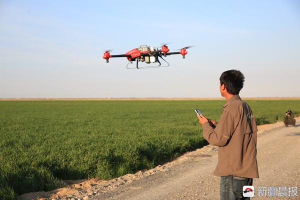 厉害了!新疆无人机植保技术实现厘米级高精定