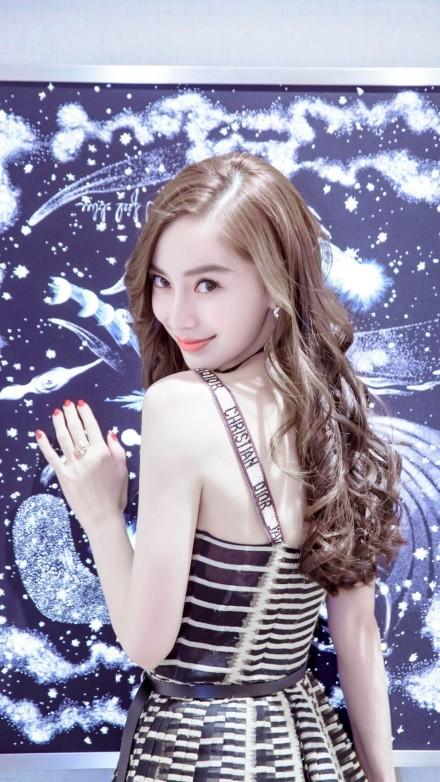 baby和diorvip的女儿贴心合照,遭网友吐槽:如果是普通