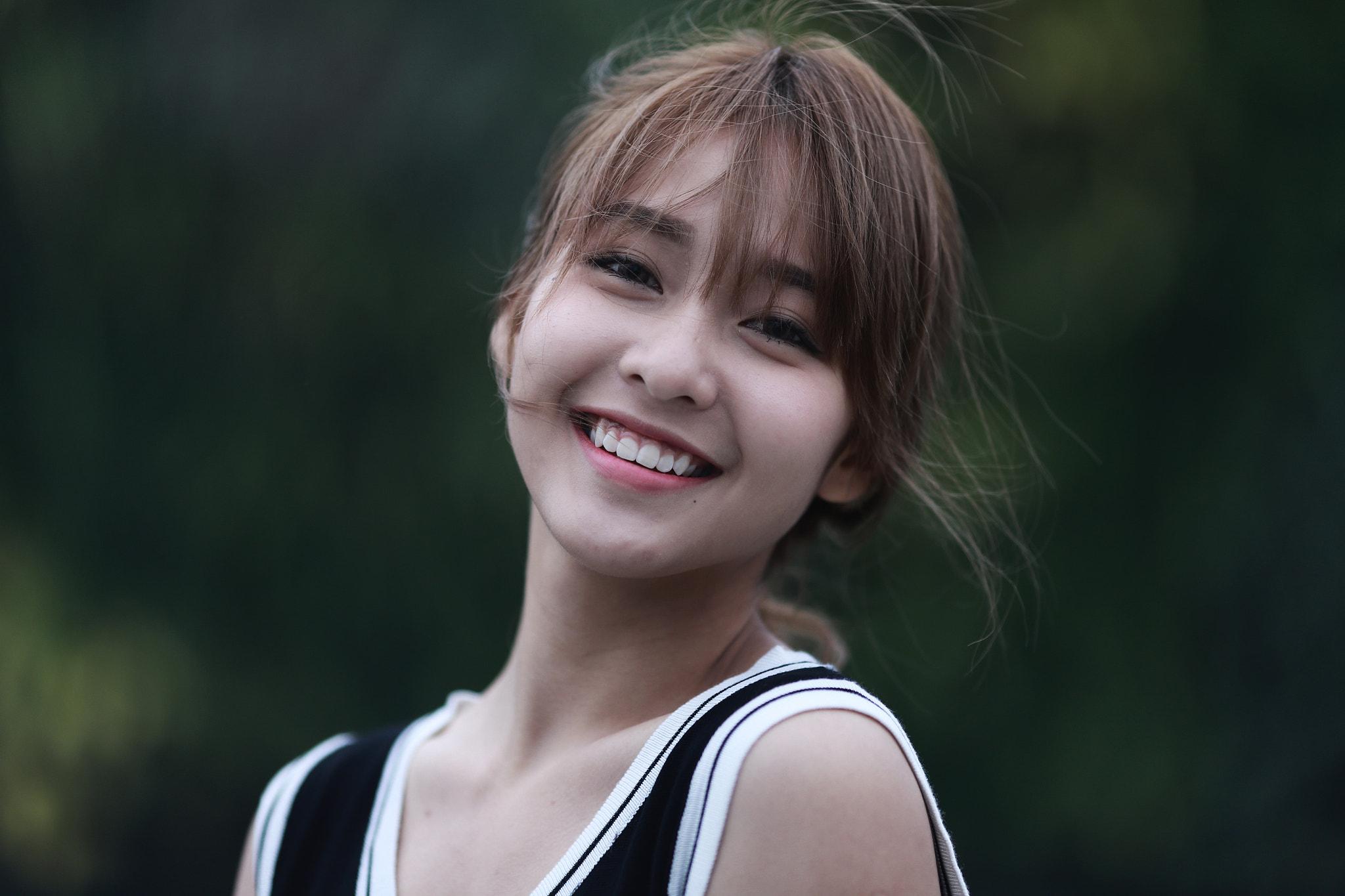 越南美少女 越南4位美女网红“当兵”：军营内涂脂抹粉被批闹剧_凤凰财经