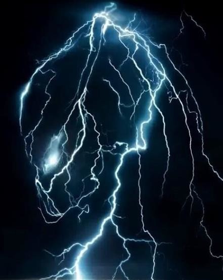 新《铁血战士》动态海报 外星狂战士闪电中登场 新《铁血战士》动态海报 外星狂战士闪电中登场