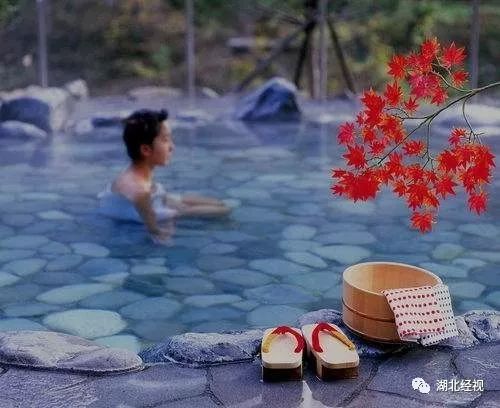 五旬“老糖友”泡4小时温泉 第二天右脚溃烂险被截肢