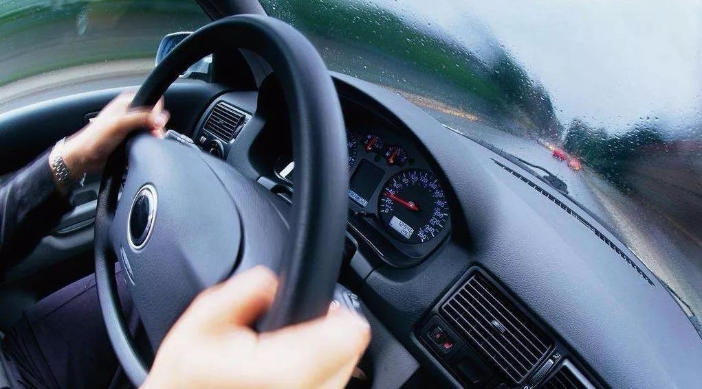 新手开车路痴怎么办?教你几招记路技巧