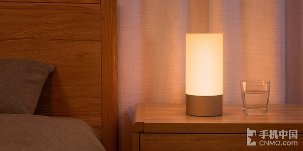 米家床头灯发布249元买到1600万种颜色 凤凰科技