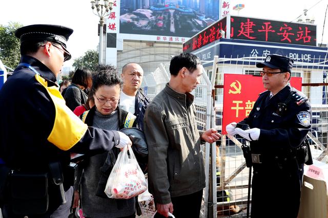 到派出所“上班”的公安局长&nbsp; 用战绩铸就忠诚