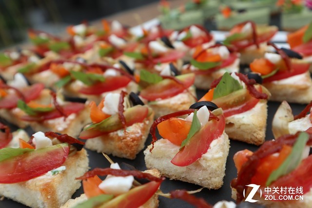 轻巧便携还有高颜值 佳能EOS M100评测 