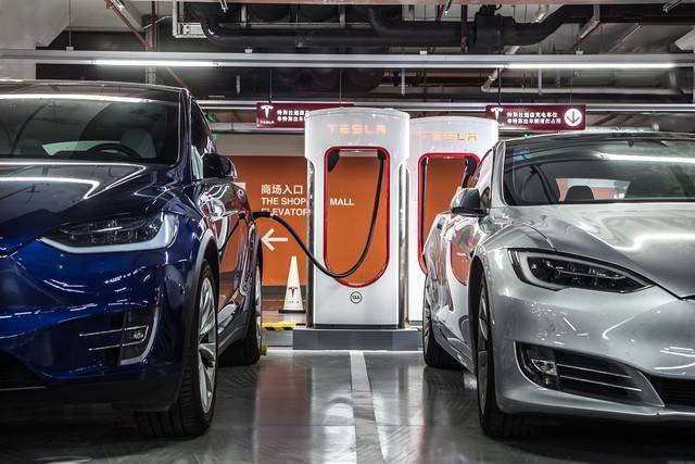 同时为50车台车充电 特斯拉超级充电站落户上海