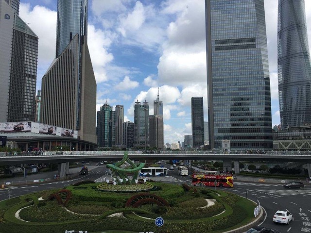 同时为50车台车充电 特斯拉超级充电站落户上海