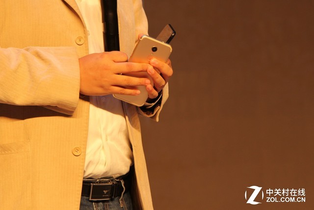 京东与飞利浦携手发布新机 林志玲代言 