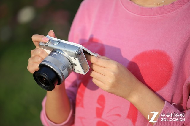 轻巧便携还有高颜值 佳能EOS M100评测 