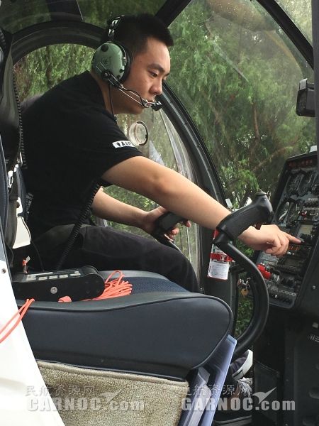 90后直升机飞行教员-追梦活成自己心中的模样