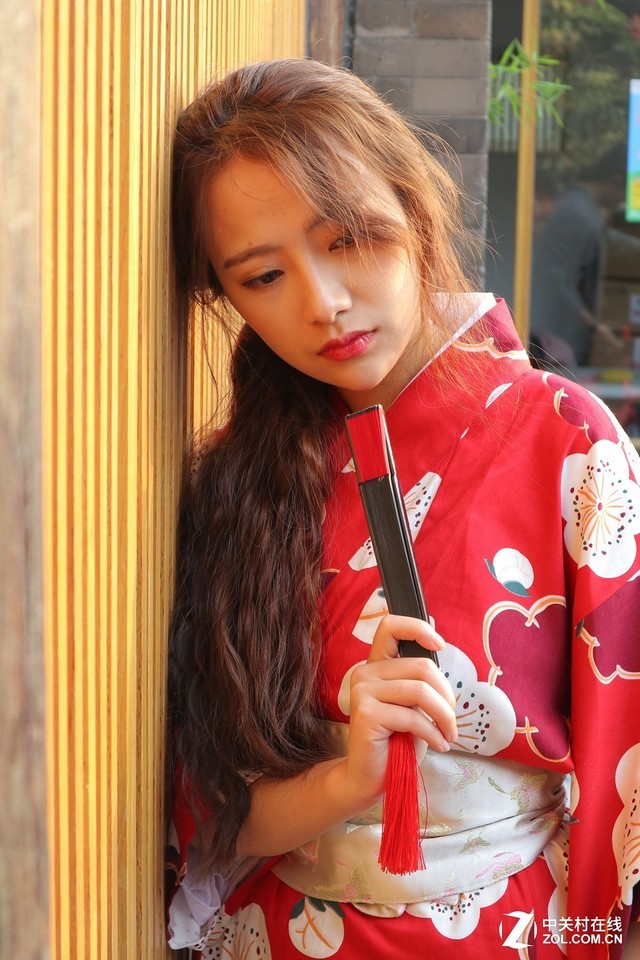 轻巧便携还有高颜值 佳能EOS M100评测 