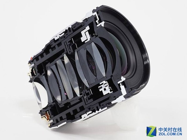 人文大光圈 奥林巴斯发布17mm f/1.2镜 