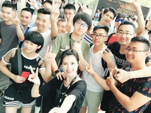 龙珠主播陈子豪跳槽虎牙 首播给粉丝狂送福利