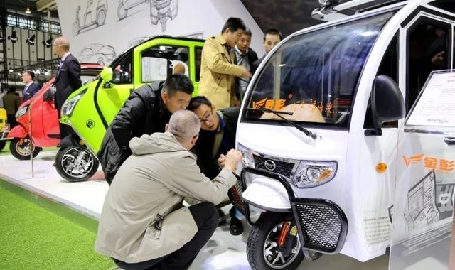 实力展现 金彭携多款热门车参加南京展 