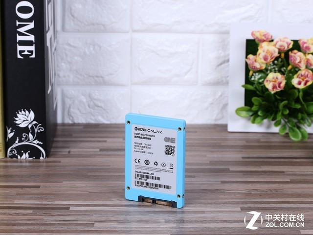 原厂3D NAND颗粒 影驰ONE 120GB SSD首测 