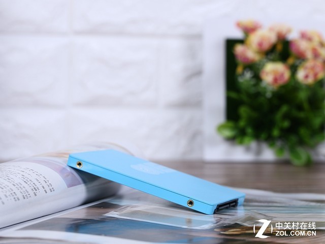 原厂3D NAND颗粒 影驰ONE 120GB SSD首测 