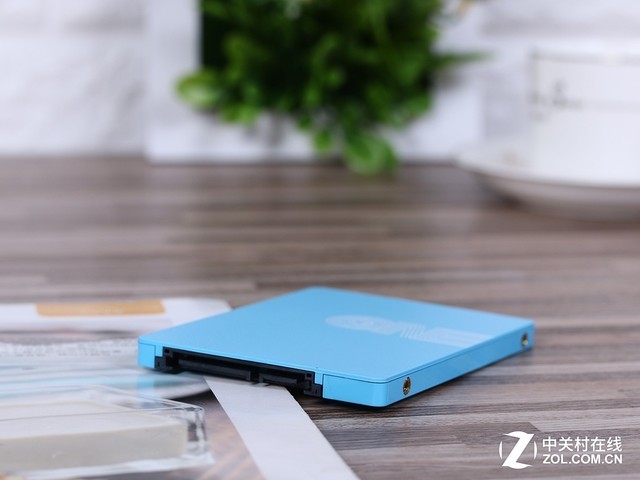 原厂3D NAND颗粒 影驰ONE 120GB SSD首测 