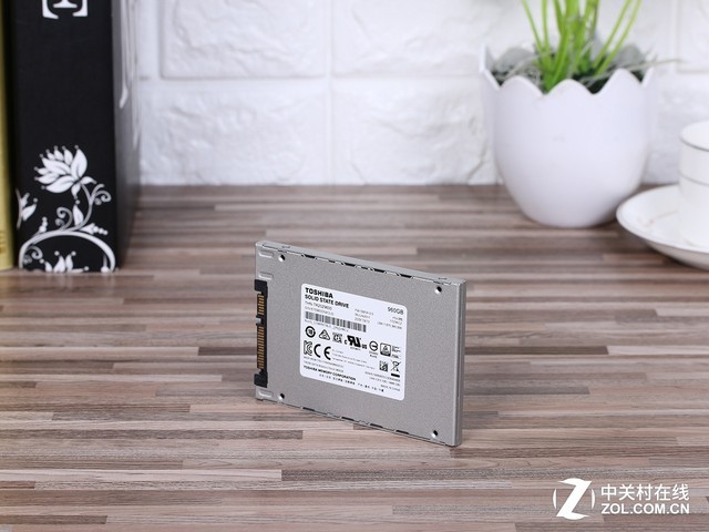 东芝TR200 960GB SSD
