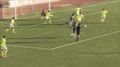 补时阶段,沈阳东进获得前场任意球,可惜拉萨城投队员在韩伟辰之前将球