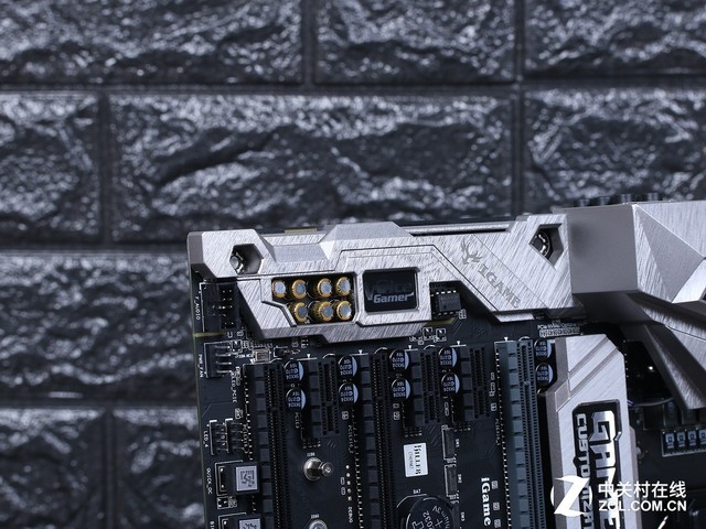 系列全新升级 iGame Z370 Vulcan X评测 