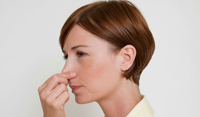 喝水、憋气、惊吓治打嗝,哪种方法最管用?