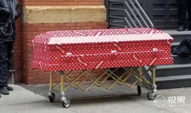 LV棺材来袭，简直蛇精病！