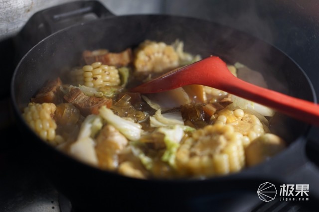 拉歌蒂尼（Lagostina）蓝钻系列28cm平底煎锅