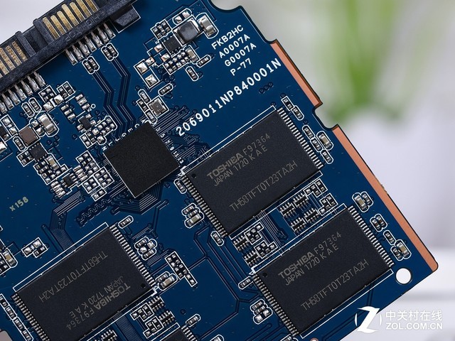 东芝TR200 960GB SSD