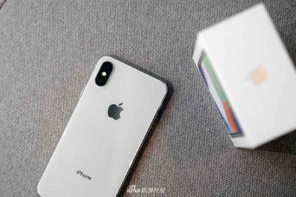 苹果iPhone X国行版开箱图赏:给纠结颜色的你