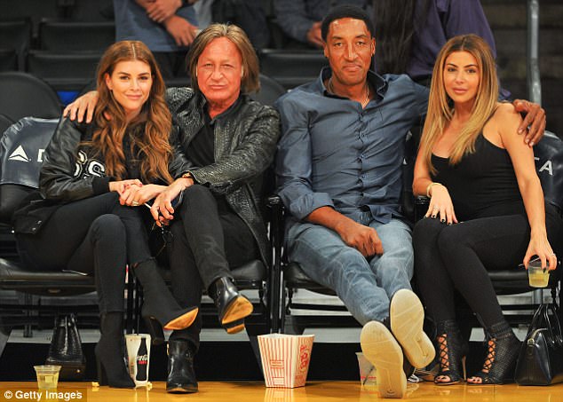 44FB6AF700000578-0-image-m-26_1507012091246