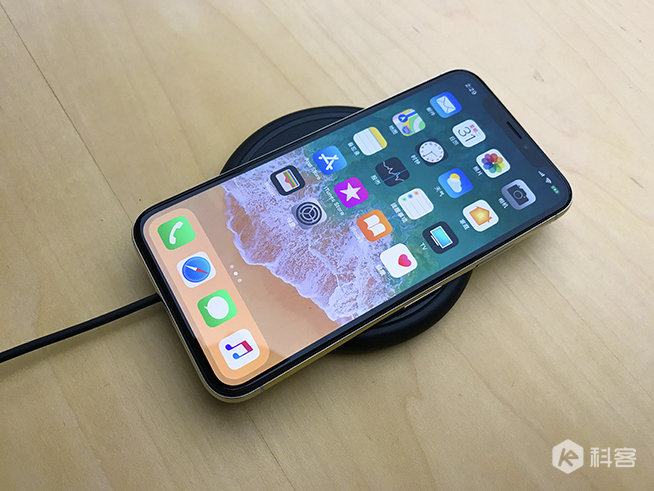 苹果iPhone X上手体验:全程惊艳,墨镜难不倒面