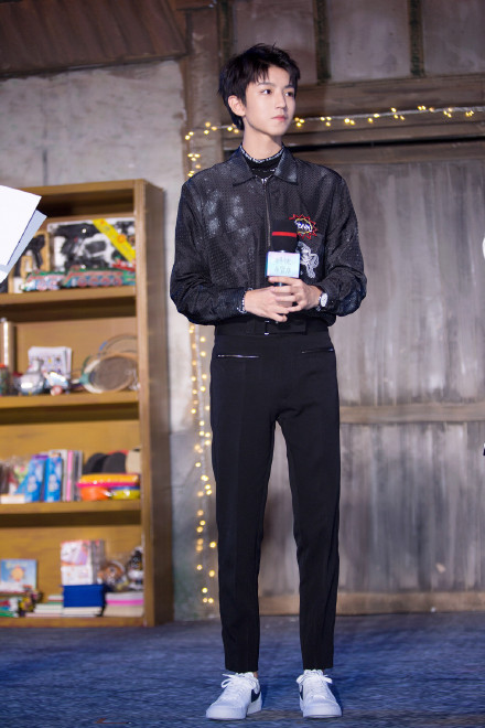 7d411112ly1fkzzbusppgj21kg2cob2c