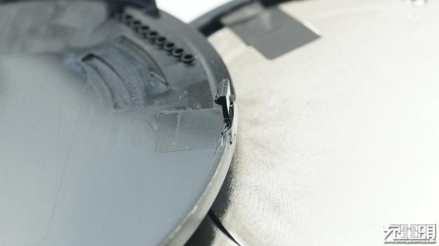 苹果认证!mophie无线充电器拆解