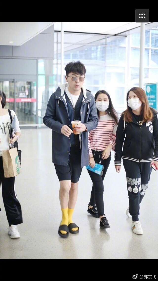 67bb952fly1fk1jrbzbrmj20hs0vkgpl