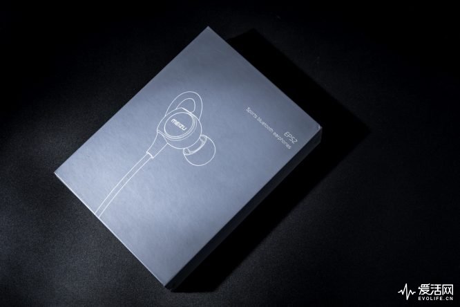 悦动定制版本登场 原力灰魅蓝EP52才是运动耳机的完全体