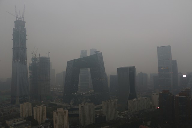 霾来了：北京发布空气重污染橙色预警