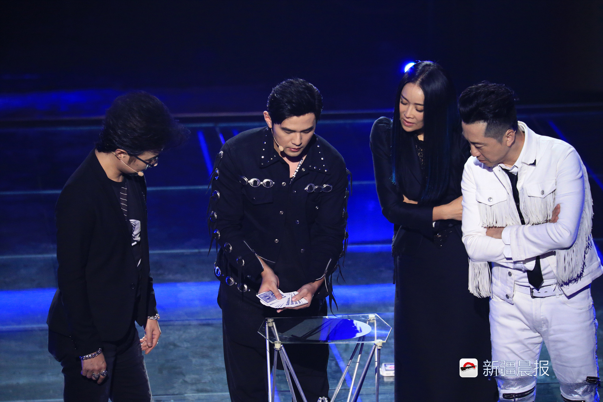 周杰伦继续加盟第三季《中国新歌声》 向冠军