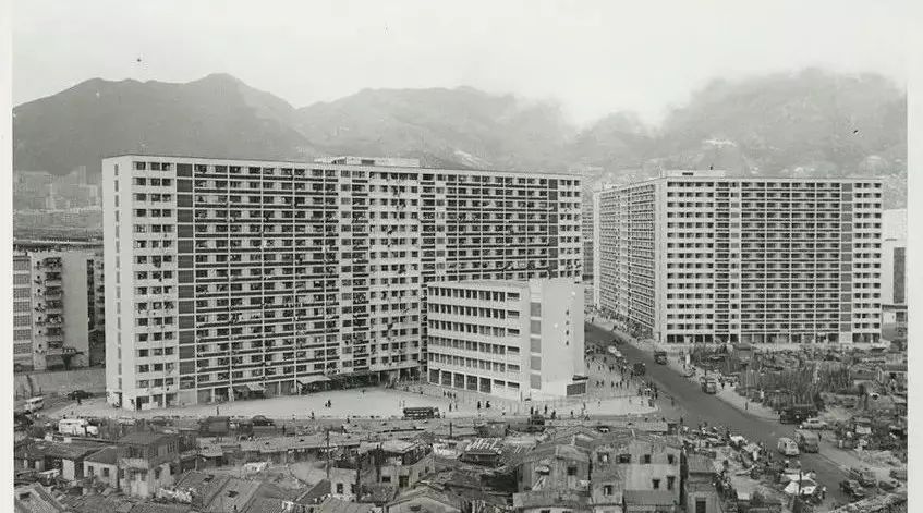 香港，一座遇到天花板的城市
