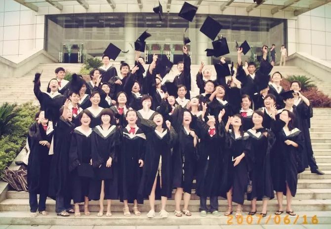 大学毕业10年回首,他们“中二”如初 |组照