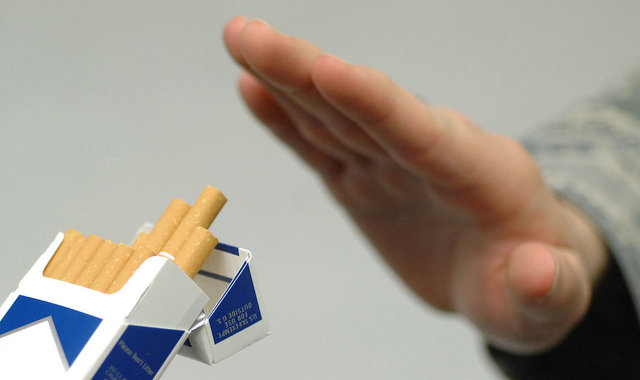日本公司为不吸烟的员工提供额外假期，这招似乎有用