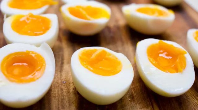 蛋黄好还是蛋白好？一天能吃几个蛋？总有人弄错答案
