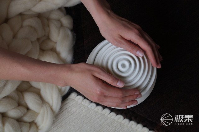 一支蜡烛即可取暖，陶瓷材质的模拟取暖器