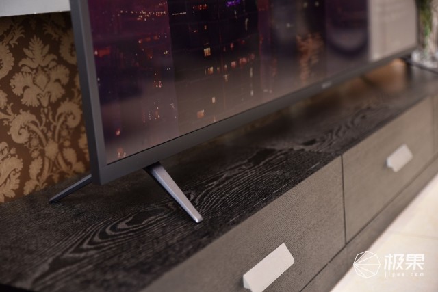 微鲸4K超高清液晶平板电视机